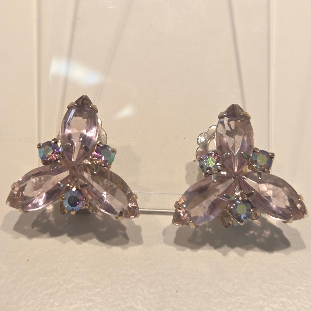 Vintage Unsigned Lavender & Aurora Borealis AB Rhinestone Clip‎ On Earrings Glam